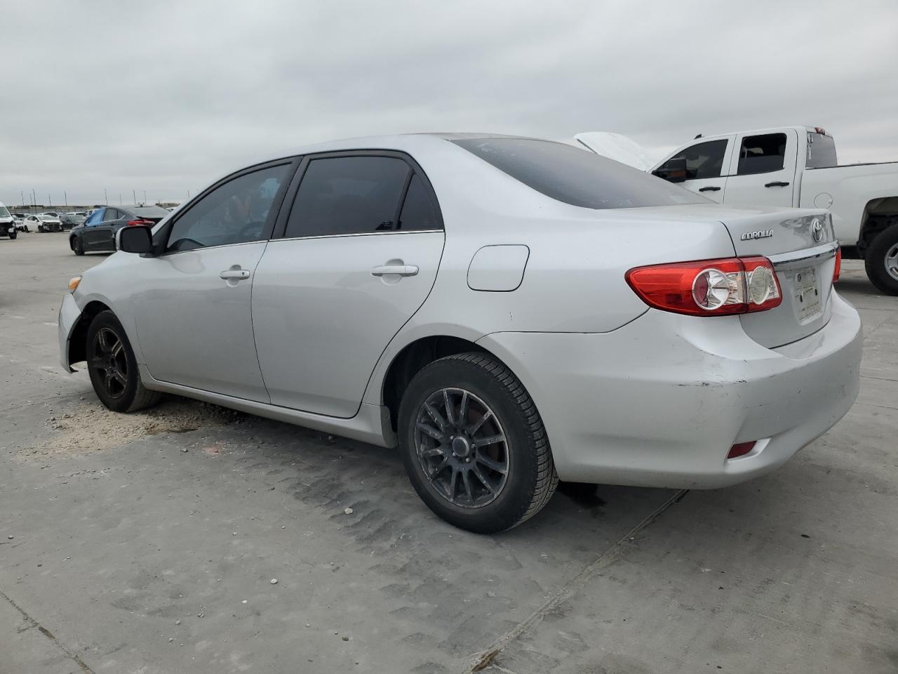 VIN 5YFBU4EE2DP206649 2013 TOYOTA COROLLA no.2