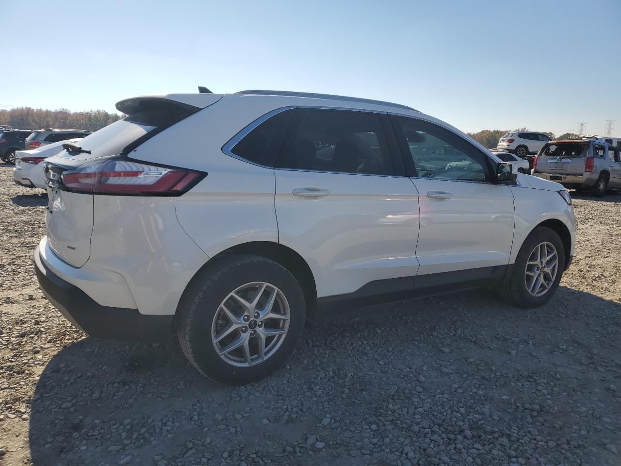 2023 Ford Edge - Image 3