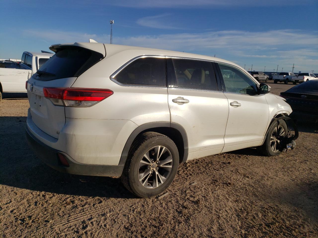 2018 Toyota Highlander - Image 3