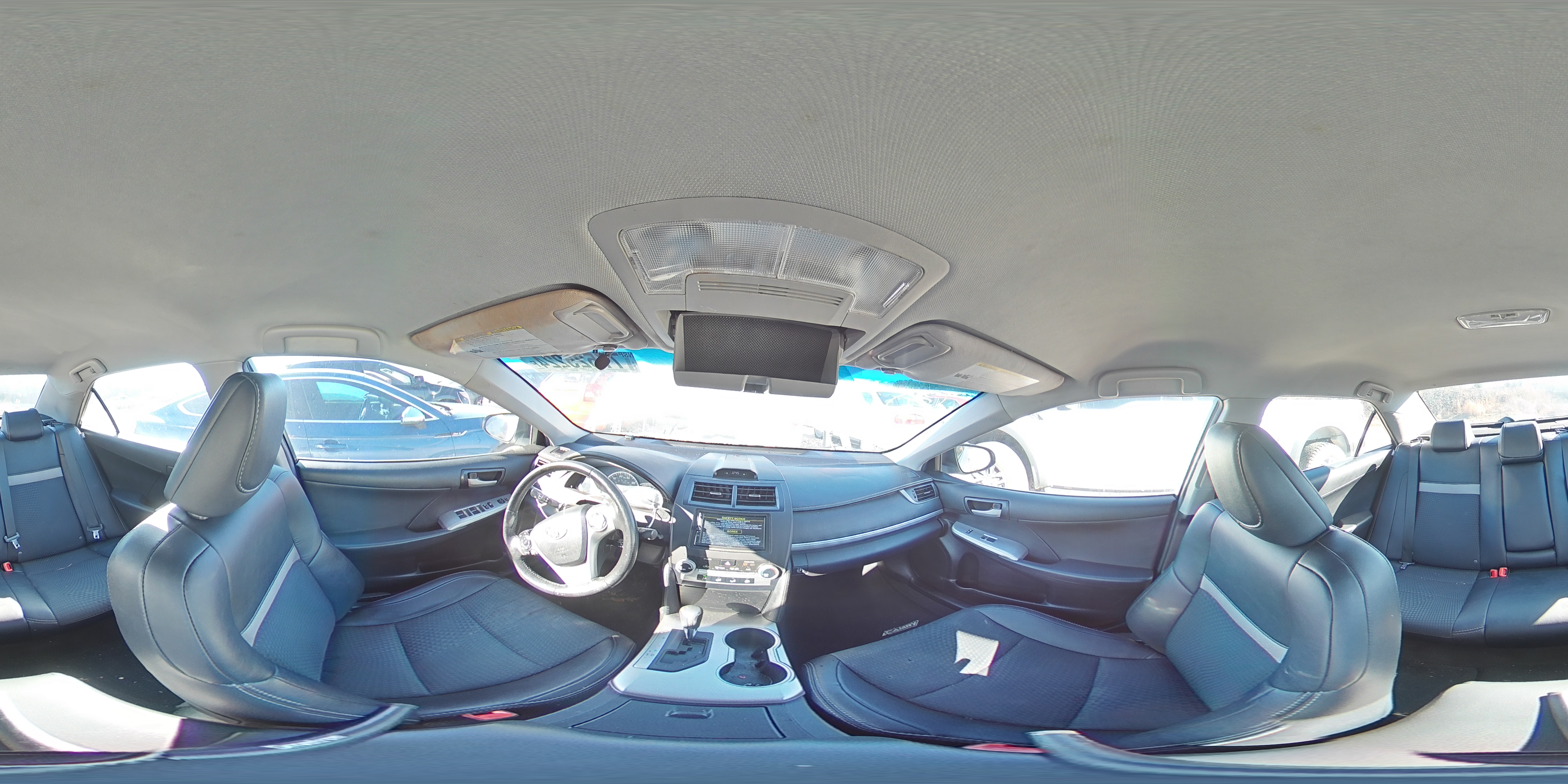 2014 Toyota Camry - Image 13