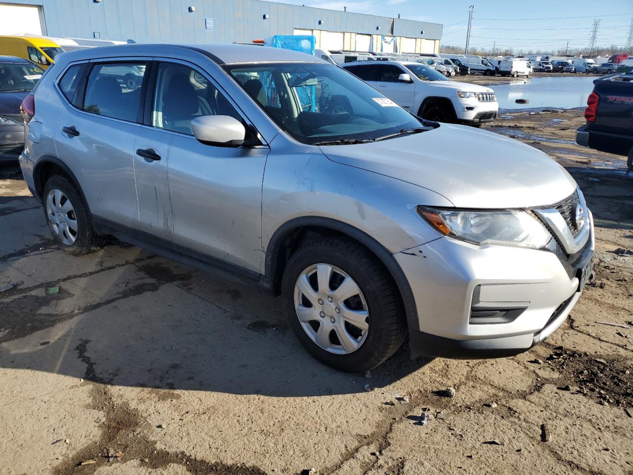 2017 Nissan Rogue - Image 4