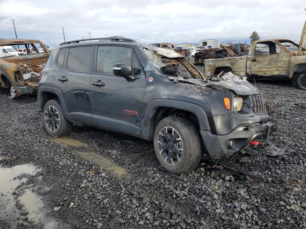 VIN ZACNJDC16PPP16062 2023 JEEP RENEGADE no.4