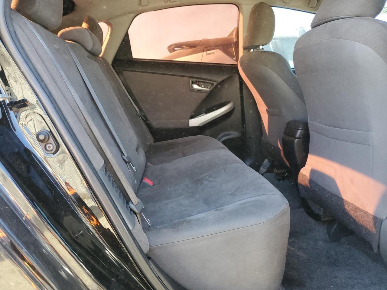 2015 Toyota Prius - Image 11