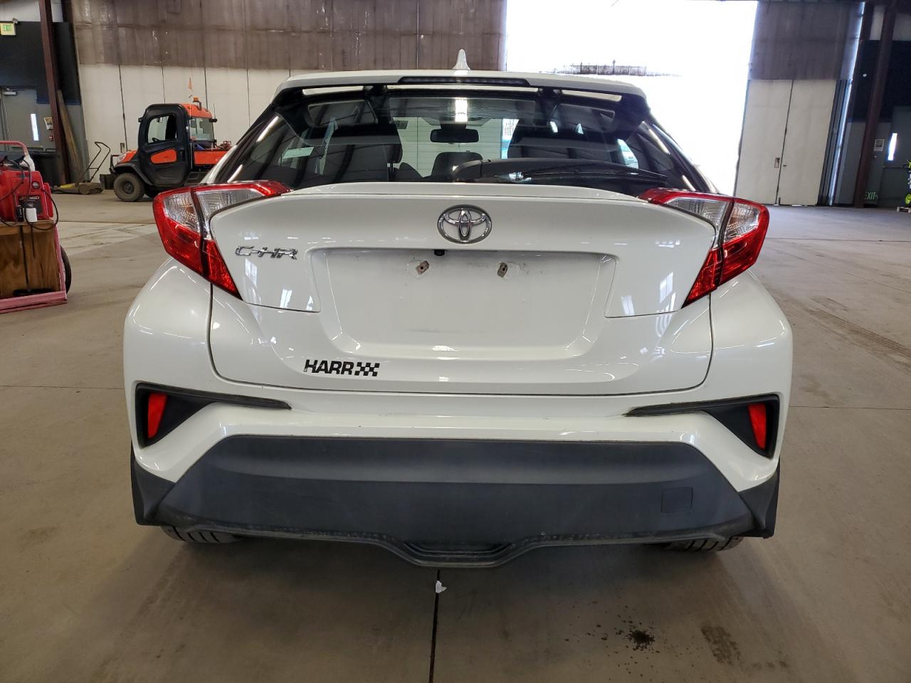 VIN NMTKHMBX9JR001633 2018 TOYOTA C-HR no.6