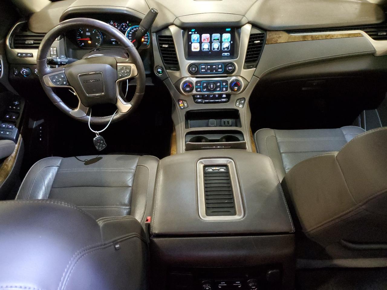 2017 GMC Yukon - Image 8