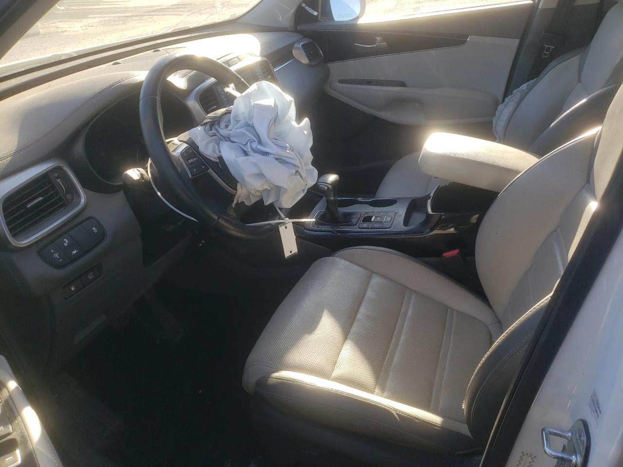 2020 Kia Sorento - Image 7