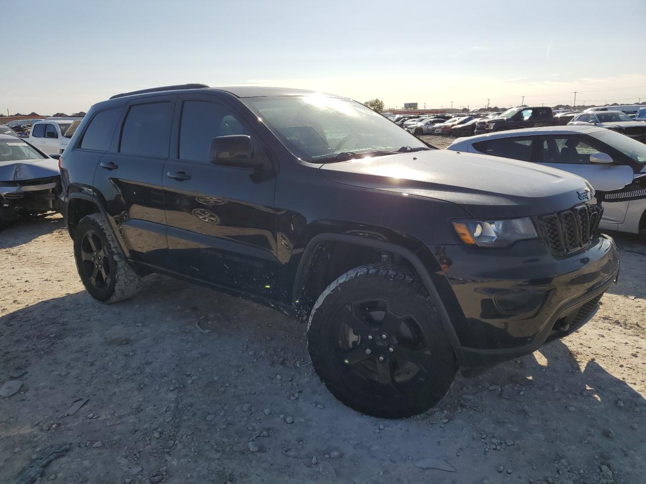 2019 Jeep Grand Cherokee - Image 4
