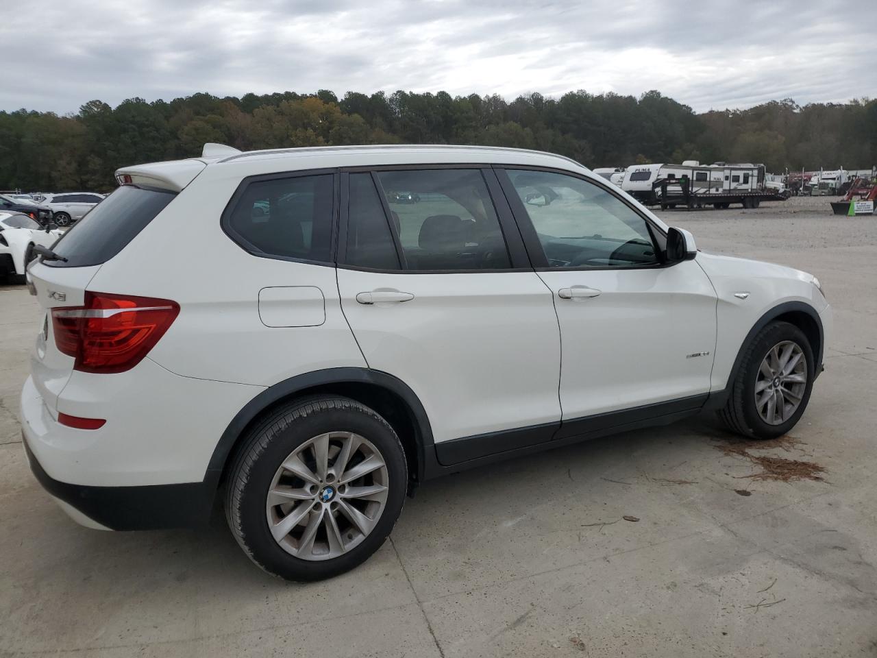 VIN 5UXWZ7C32H0V93952 2017 BMW X3 no.3