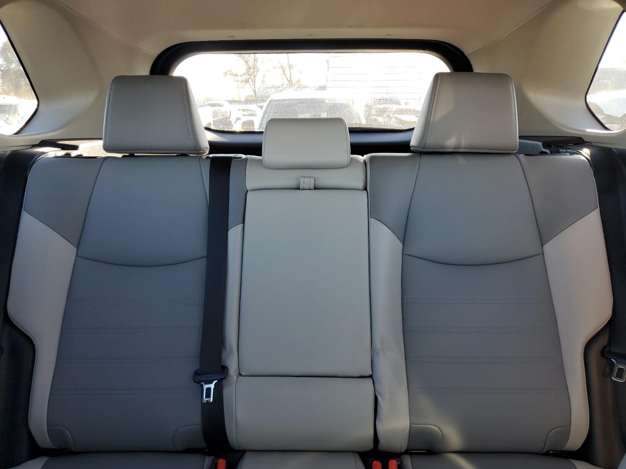 2022 Toyota RAV 4 - Image 10