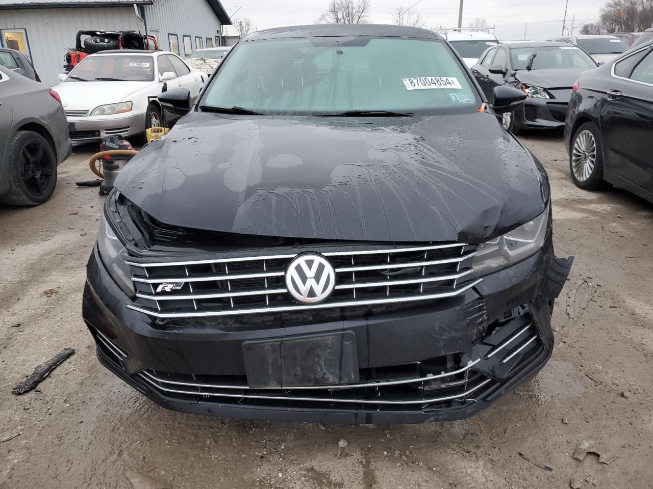 2017 Volkswagen Passat - Image 5