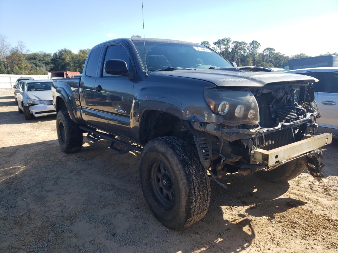 2011 Toyota Tacoma - Image 4