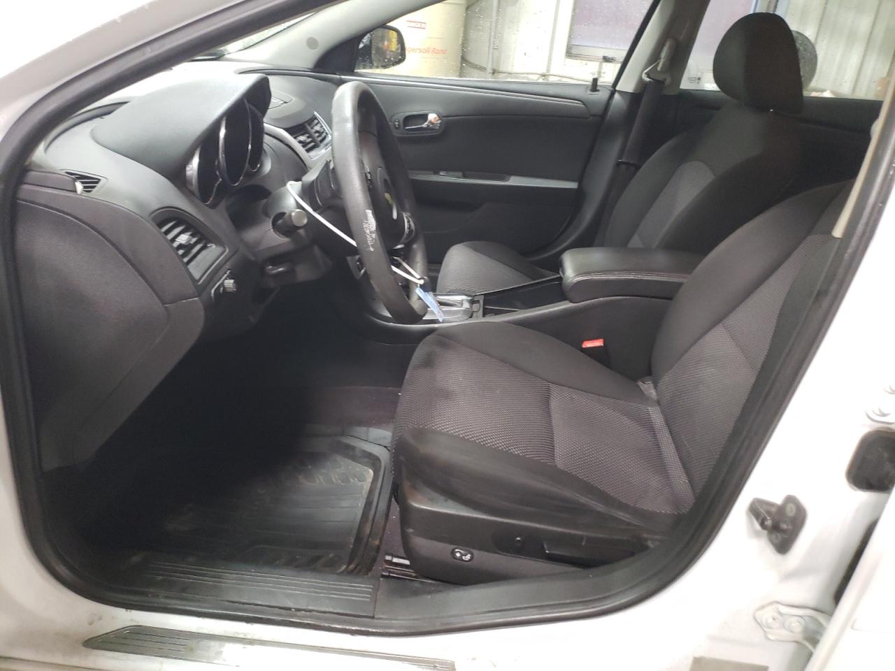 2010 Chevrolet Malibu - Image 7