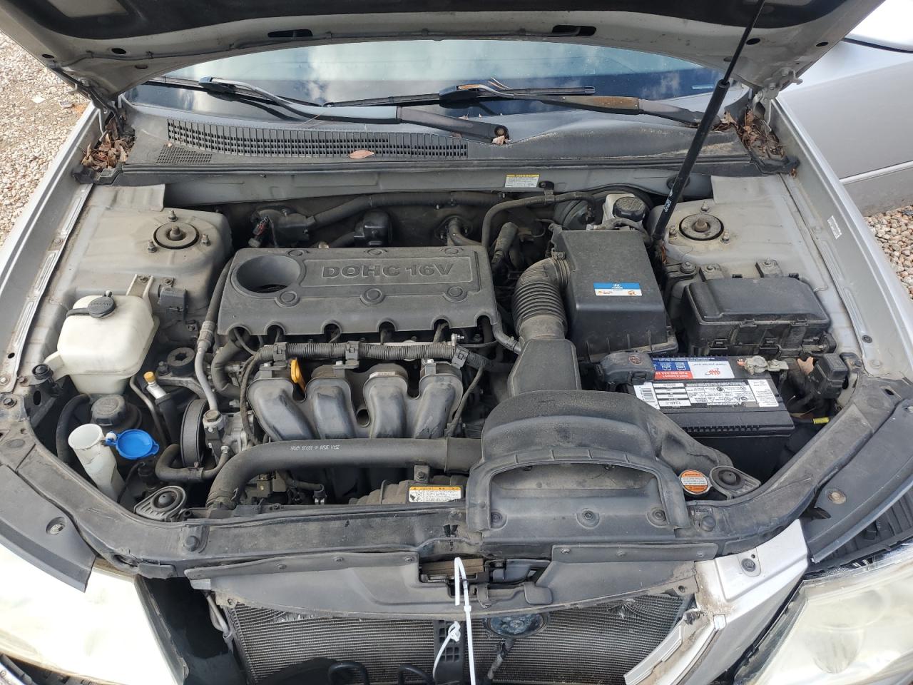 2010 Hyundai Sonata - Image 11