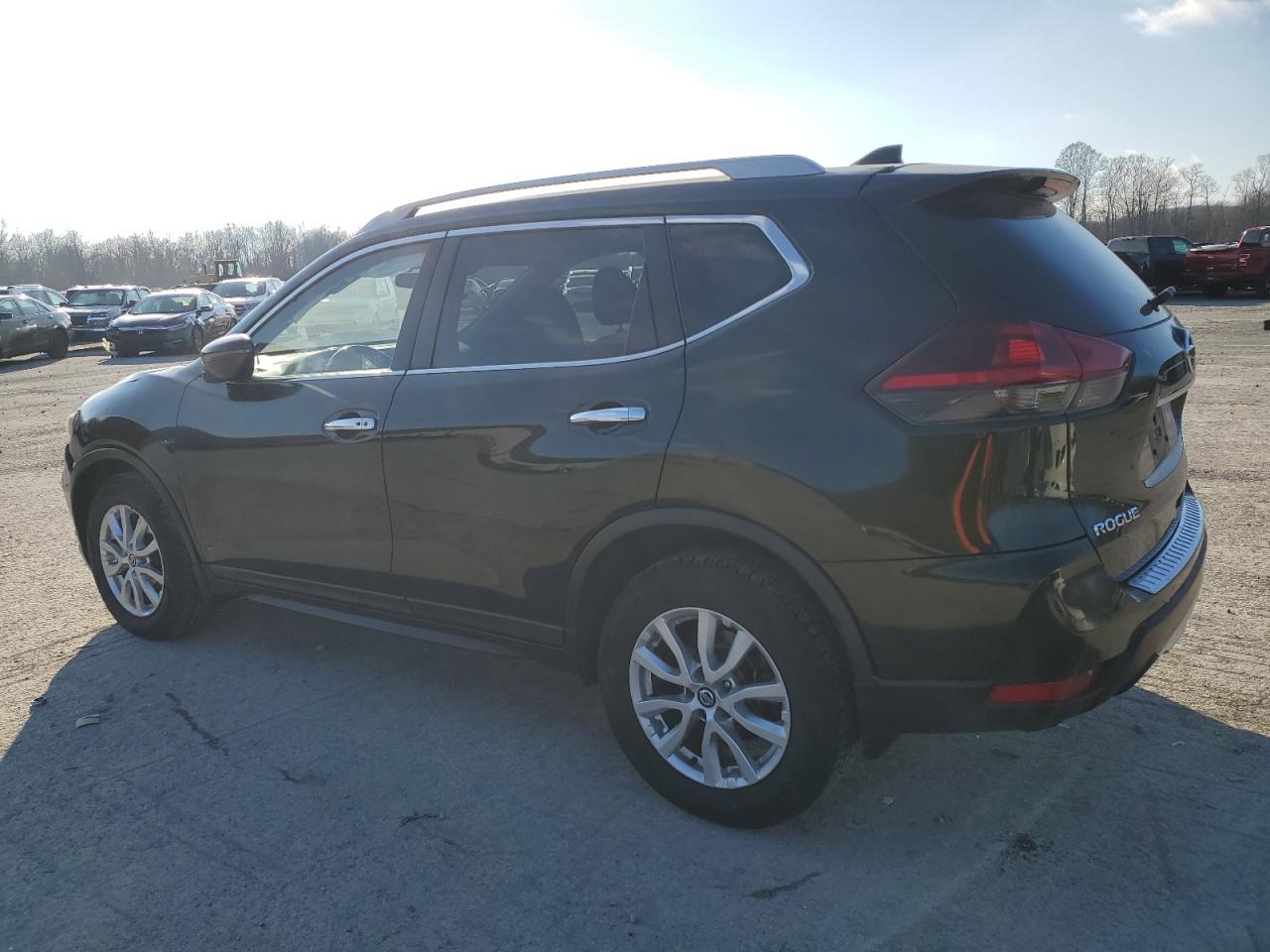 2018 Nissan Rogue - Image 2