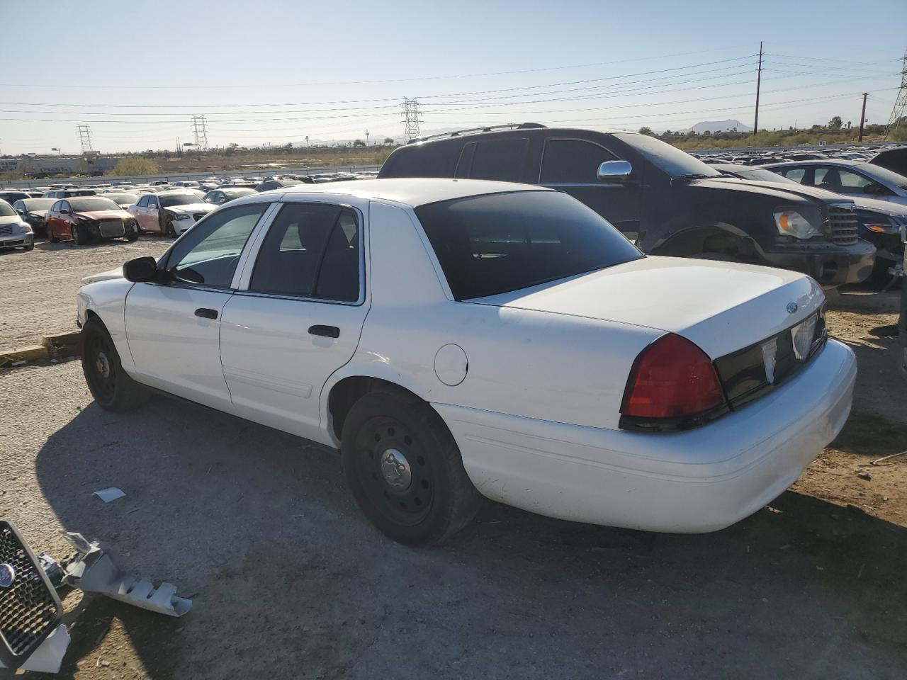 2009 Ford Crown Victoria - Image 2