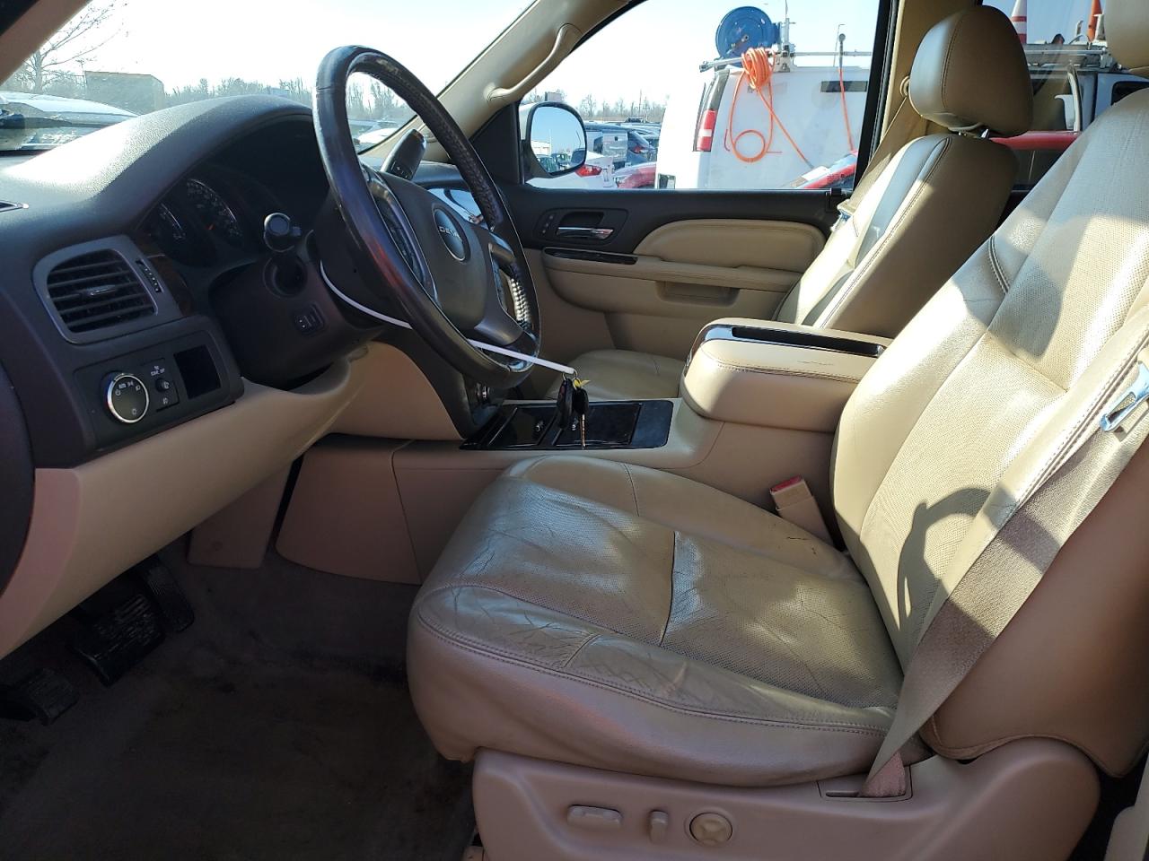 2011 GMC Yukon - Image 7
