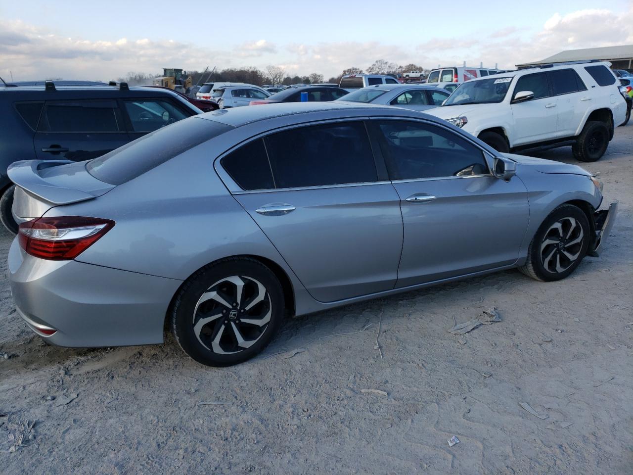 VIN 1HGCR2F92GA221951 2016 HONDA ACCORD no.3