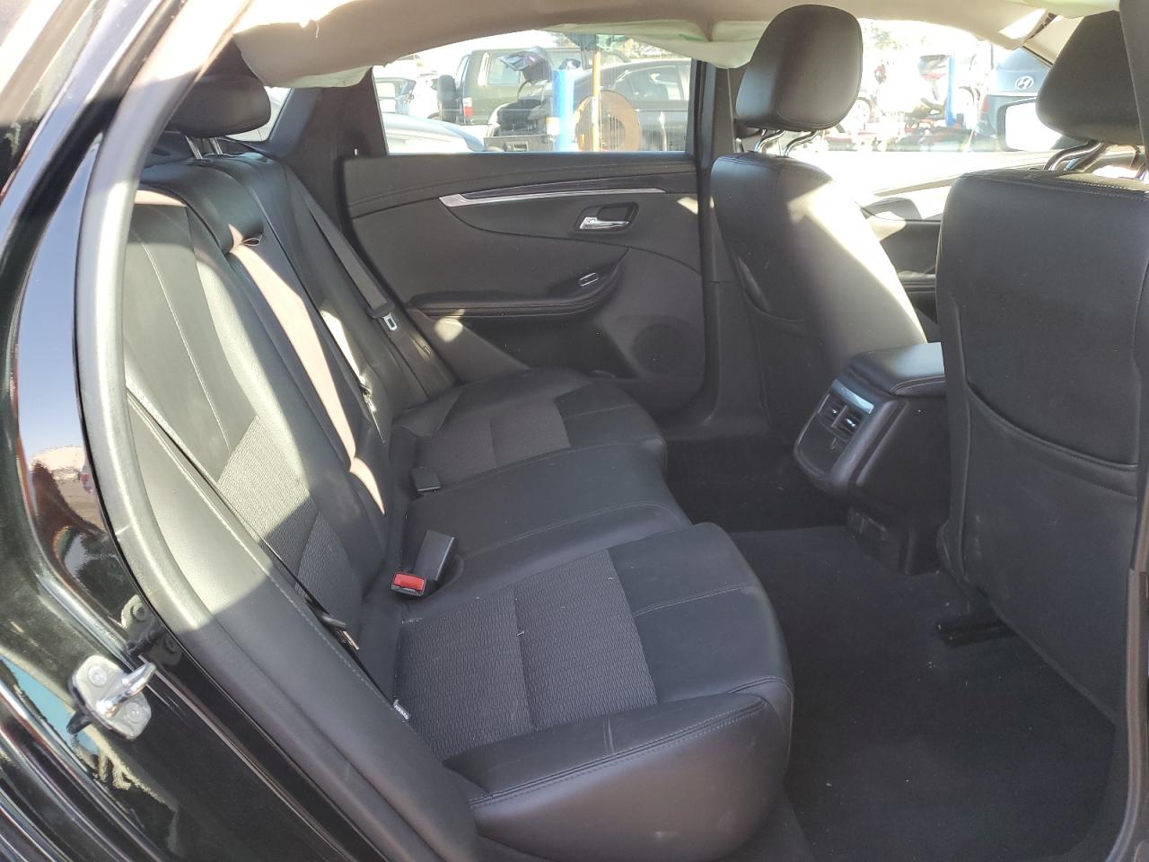 2018 Chevrolet Impala - Image 10