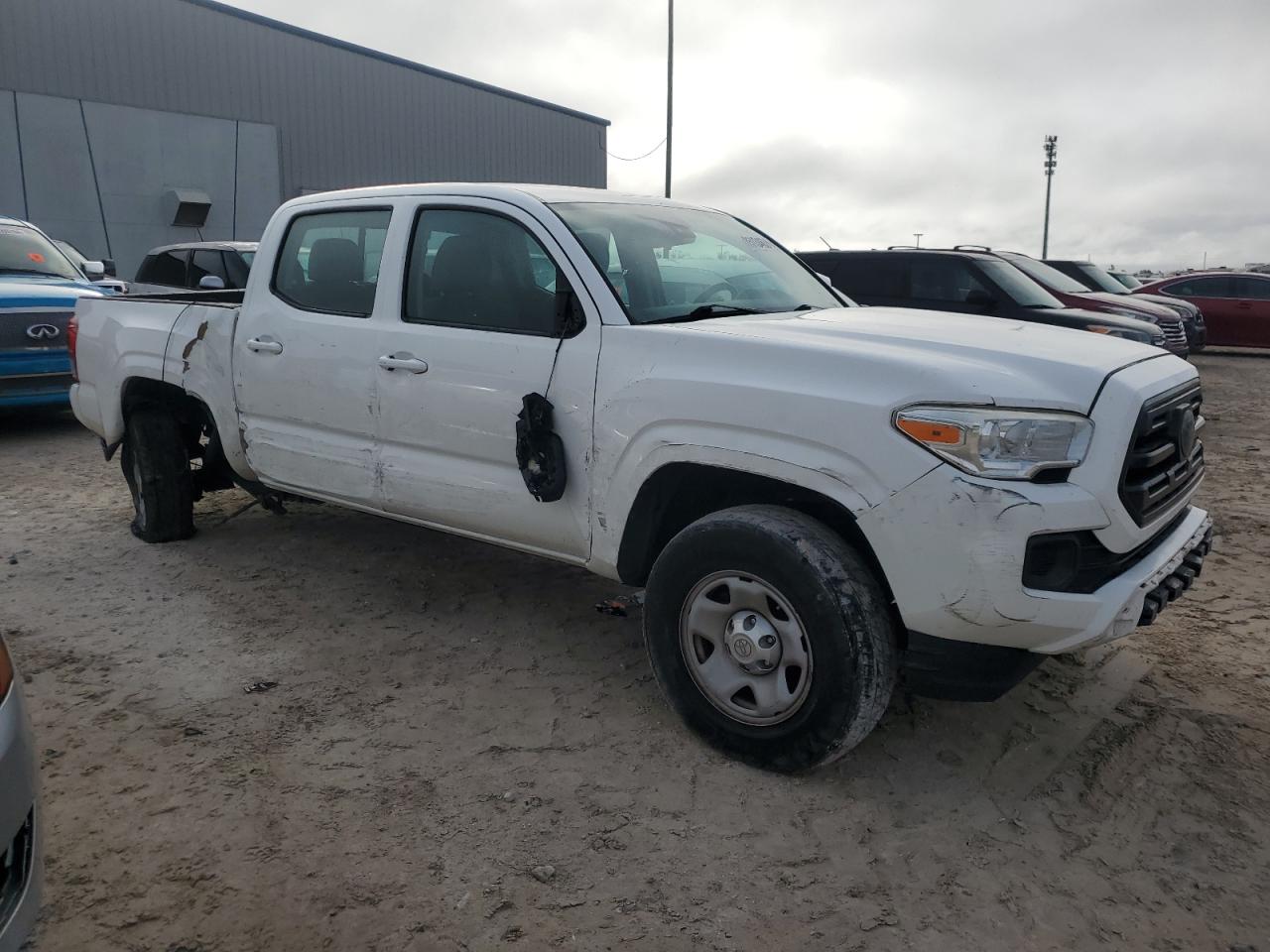 VIN 5TFAX5GN7JX120904 2018 TOYOTA TACOMA no.4