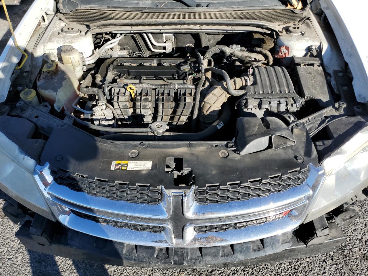 2014 Dodge Avenger - Image 11