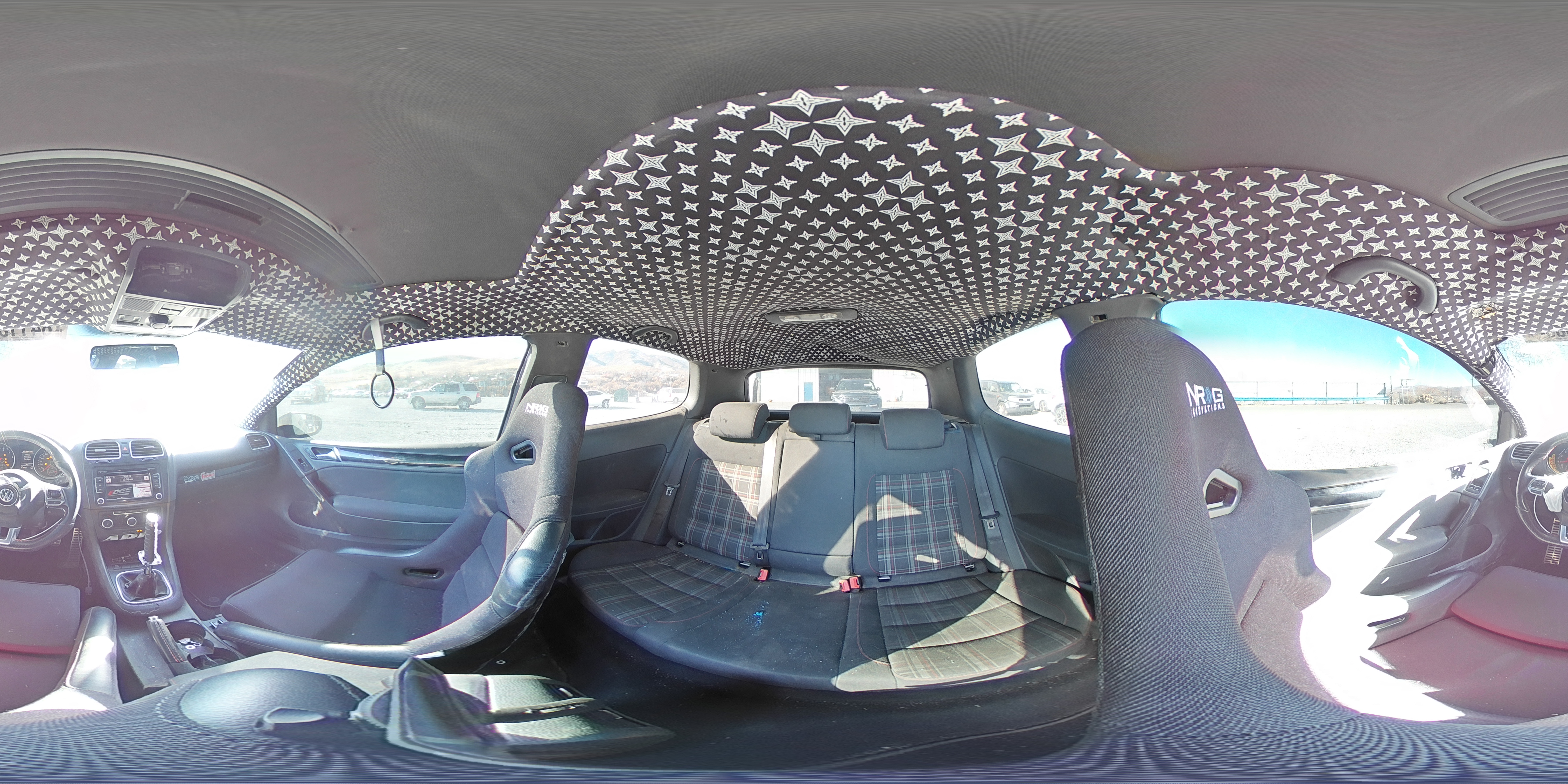 2010 Volkswagen GTI - Image 12