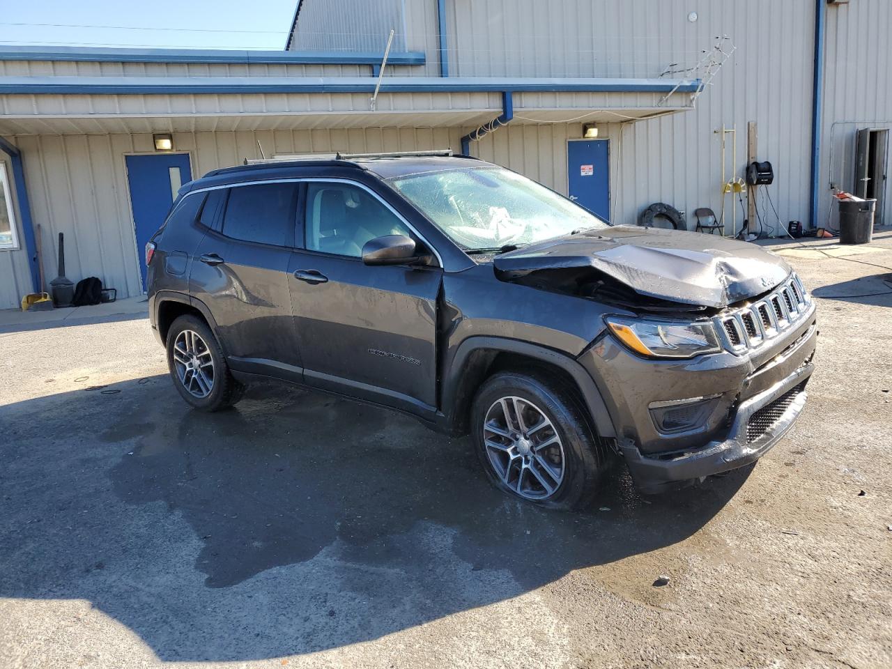 VIN 3C4NJDBB6HT636123 2017 JEEP COMPASS no.4