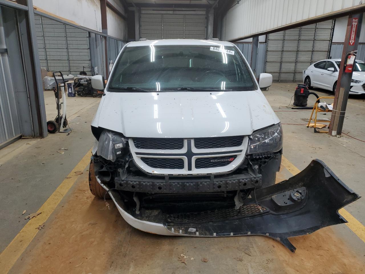 2017 Dodge Caravan - Image 5