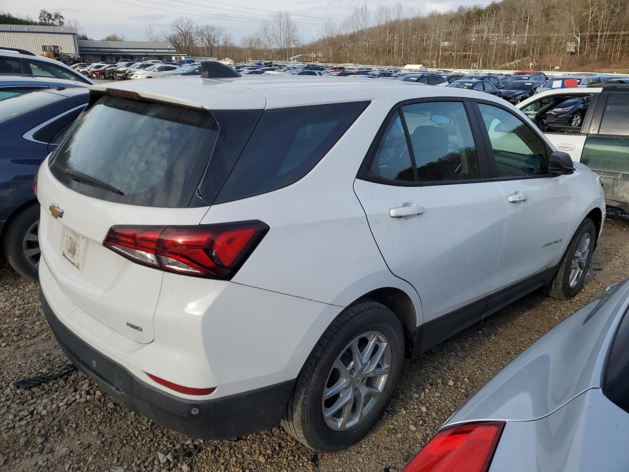 2022 Chevrolet Equinox - Image 3