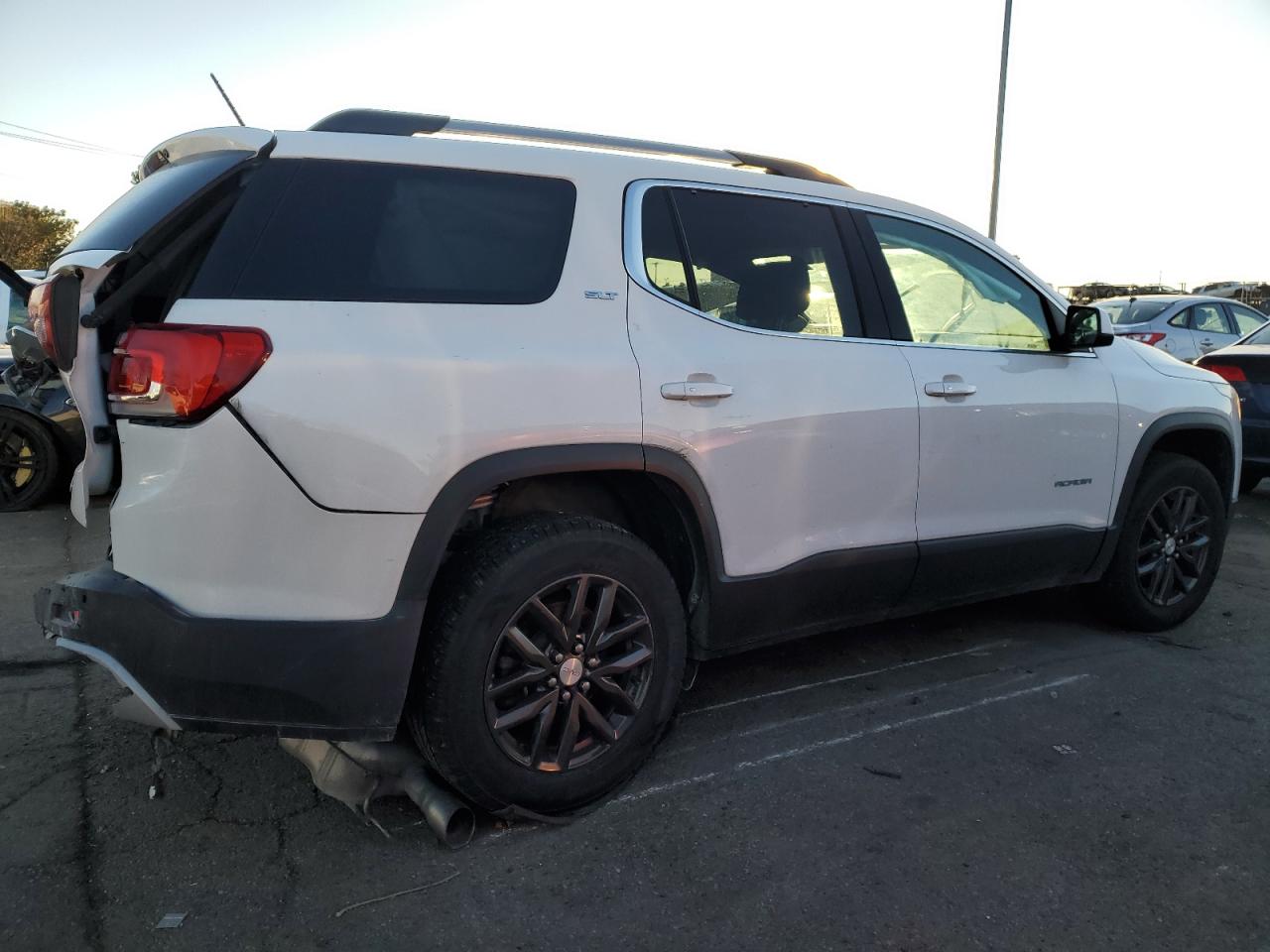 VIN 1GKKNULS2KZ175786 2019 GMC ACADIA no.3