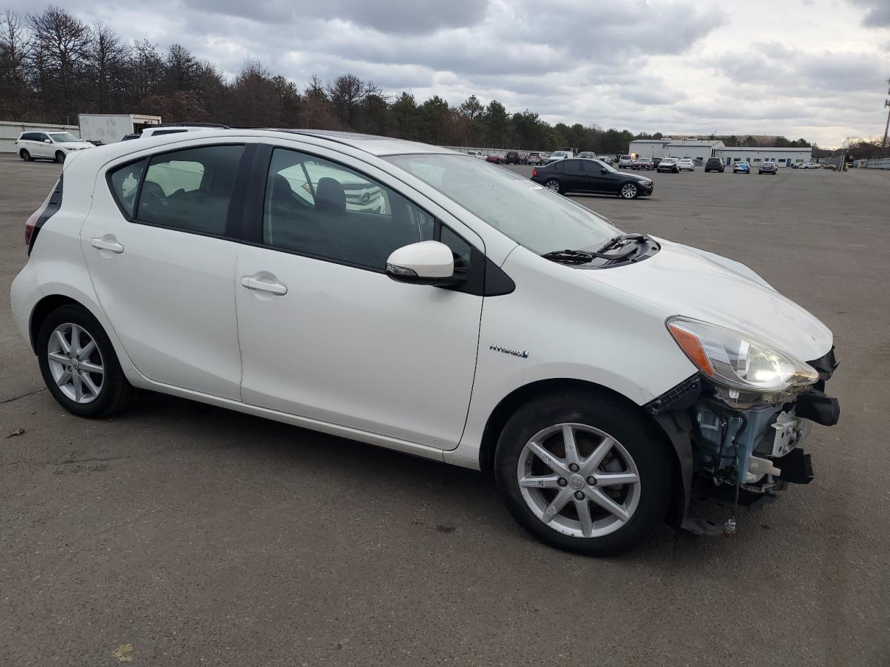 VIN JTDKDTB39F1100168 2015 TOYOTA PRIUS no.4