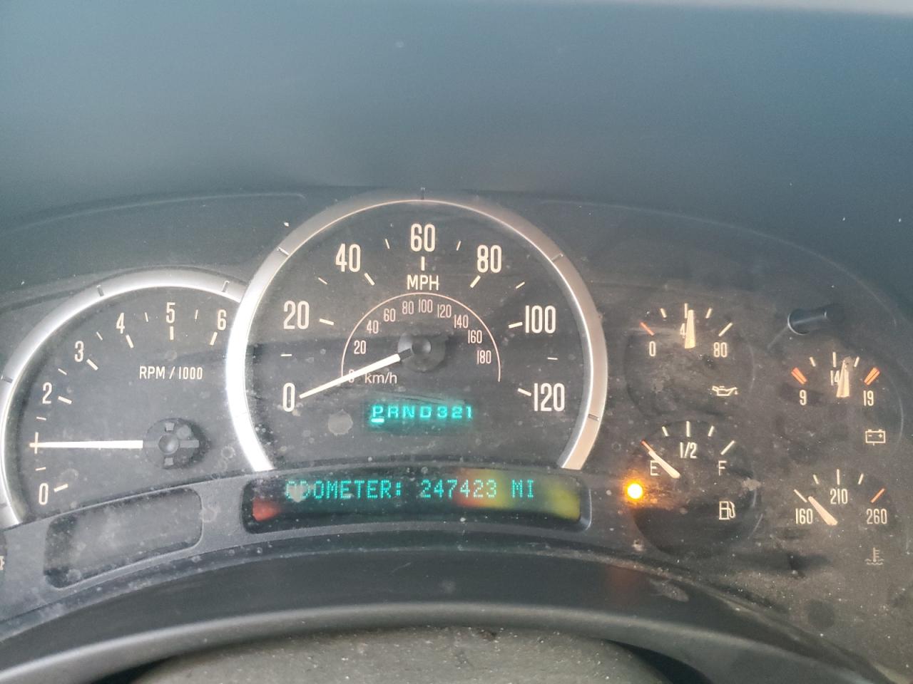2004 Cadillac Escalade - Image 9