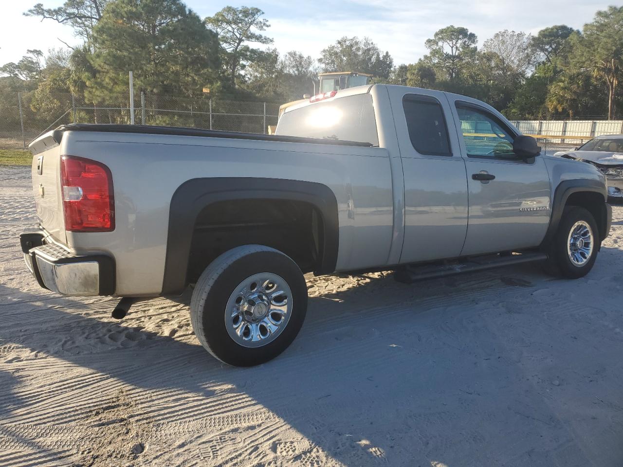 2009 Chevrolet Silverado - Image 3