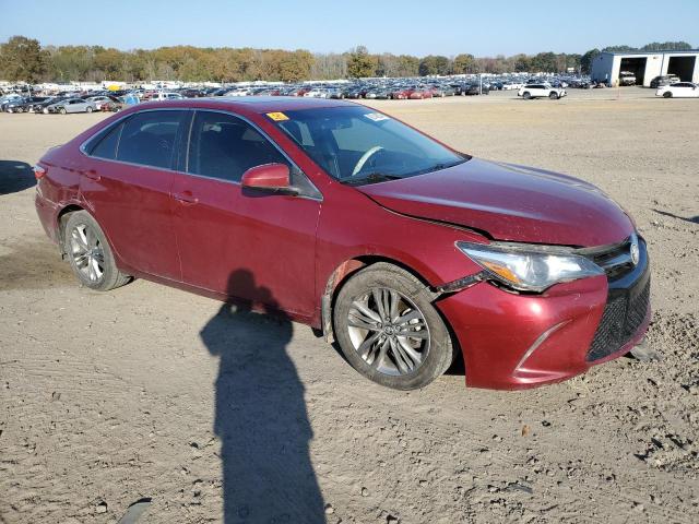 Sedans TOYOTA CAMRY 2017 Czerwony