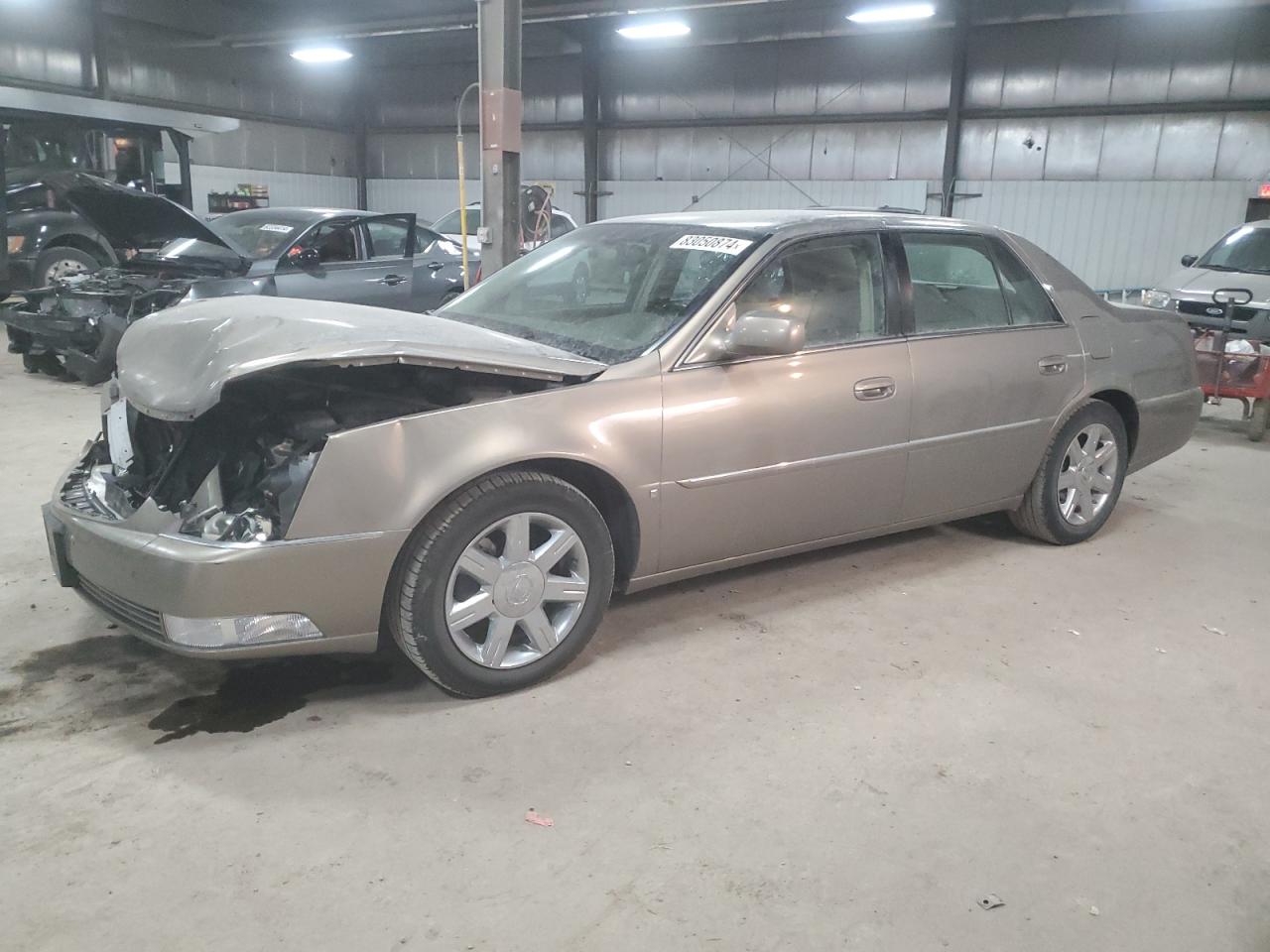 2006 Cadillac Dts للبيع في Des Moines، IA - Front End