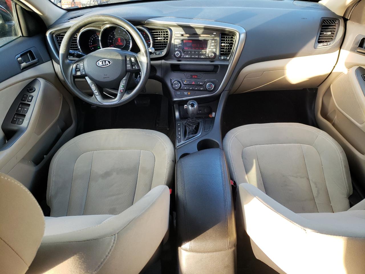 2011 Kia Optima - Image 8