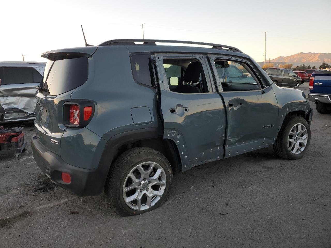 2018 Jeep Renegade - Image 3