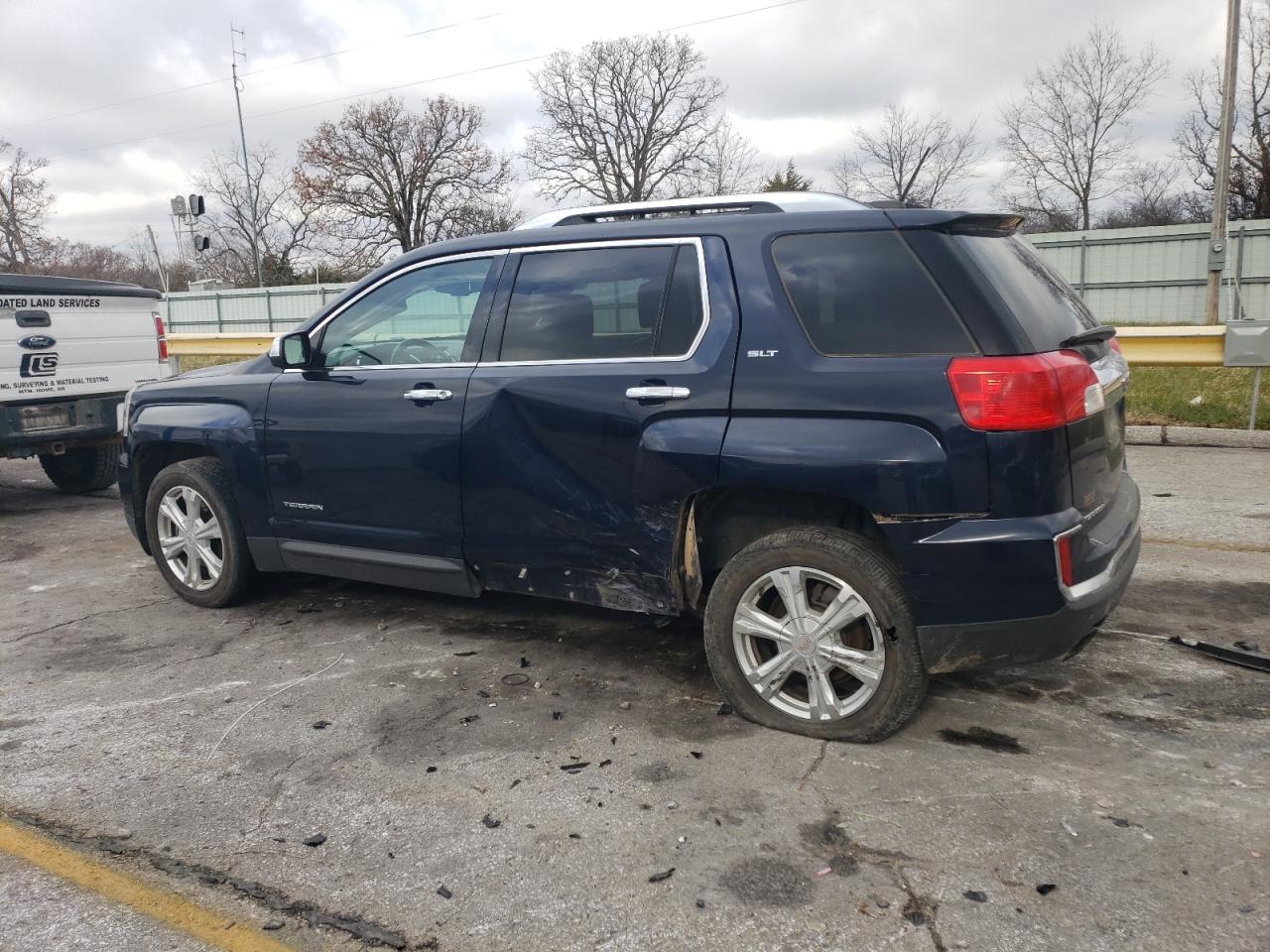 2016 GMC Terrain - Image 2
