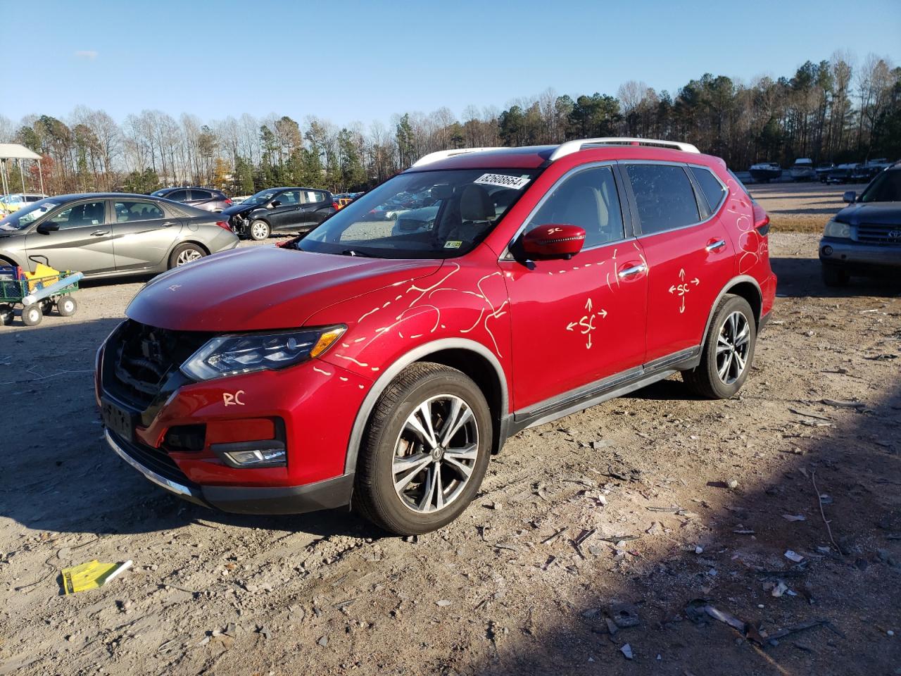 JN8AT2MV4HW284484 2017 NISSAN ROGUE - Image 1