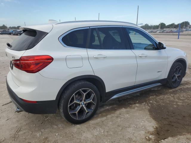  BMW X1 2016 Белы