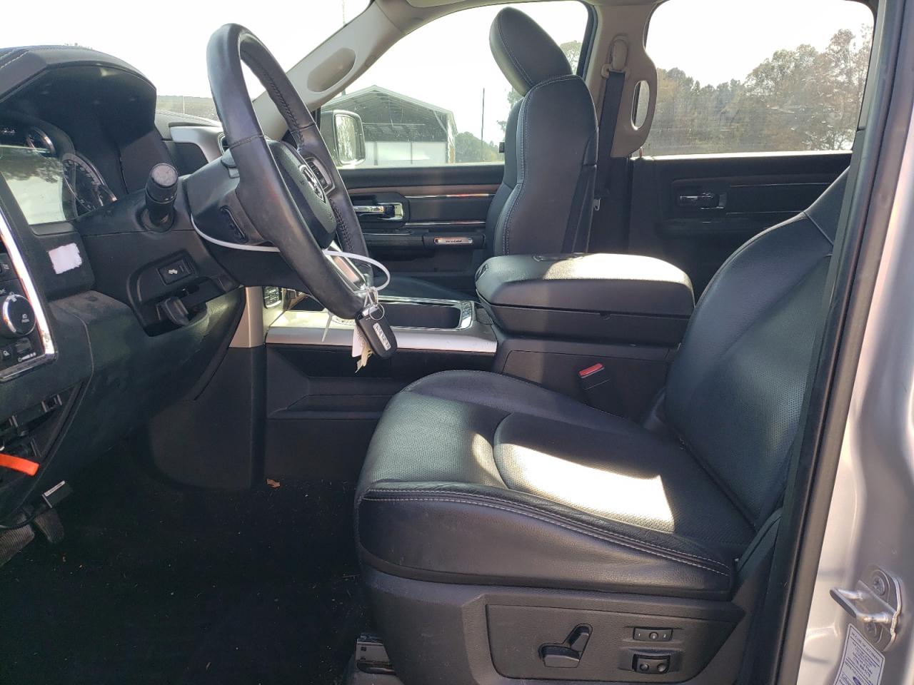 2016 RAM 1500 - Image 7
