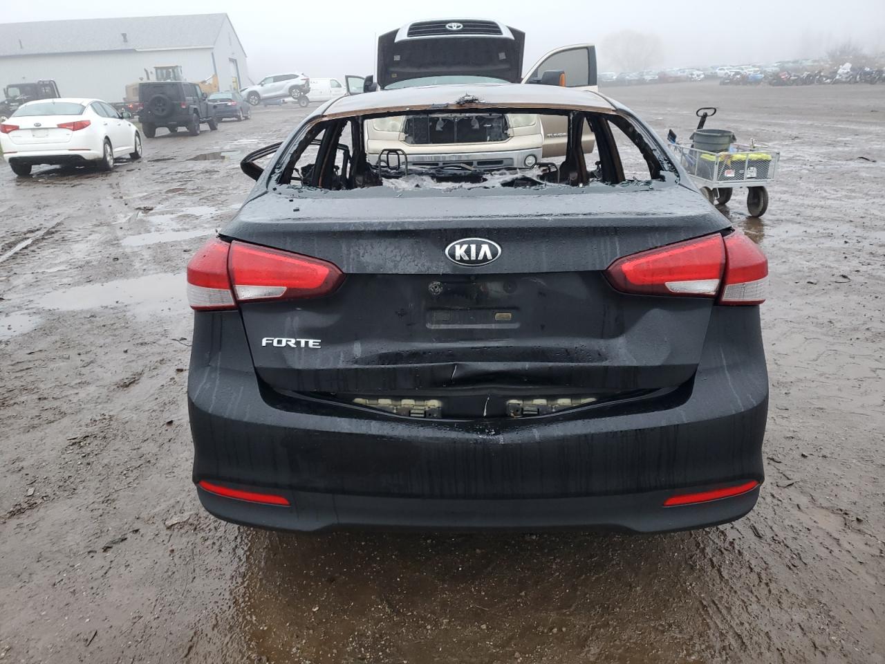 2017 Kia Forte - Image 6