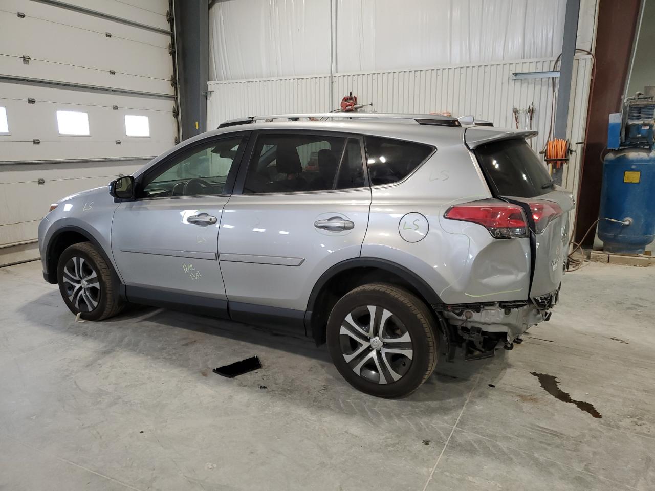 2018 Toyota RAV 4 - Image 2