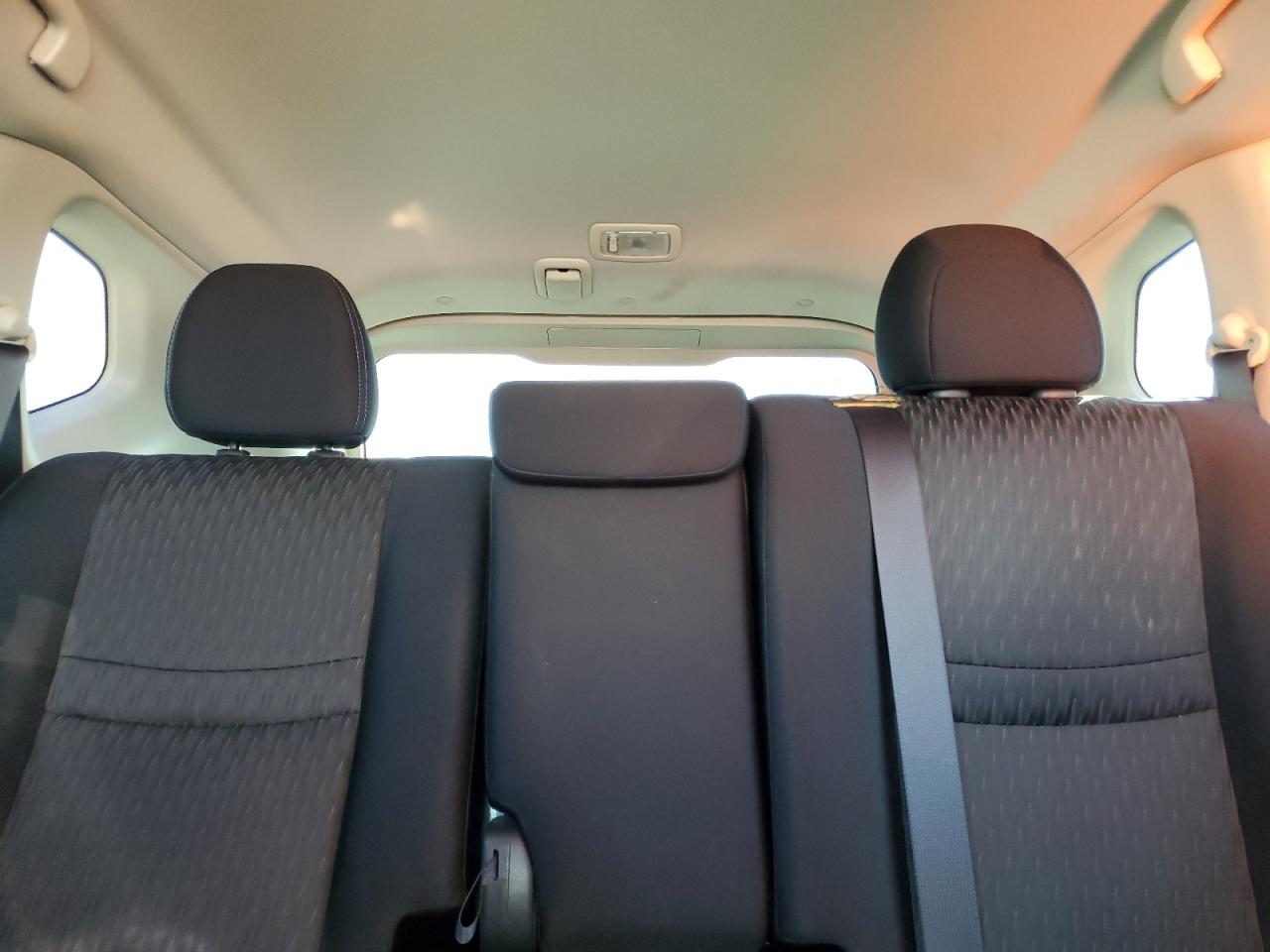 2017 Nissan Rogue - Image 10
