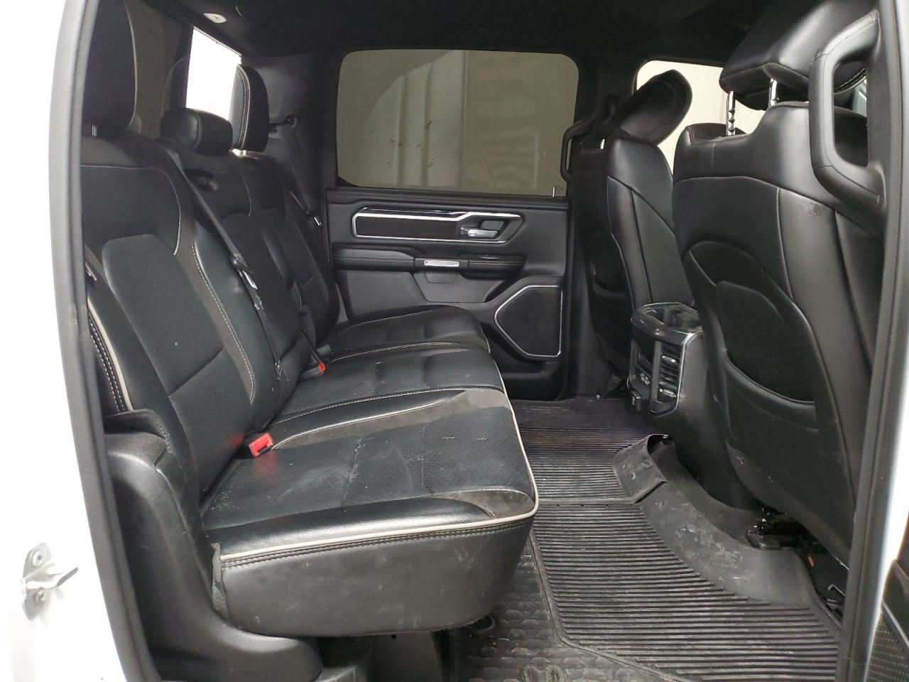 2022 RAM 1500 - Image 10
