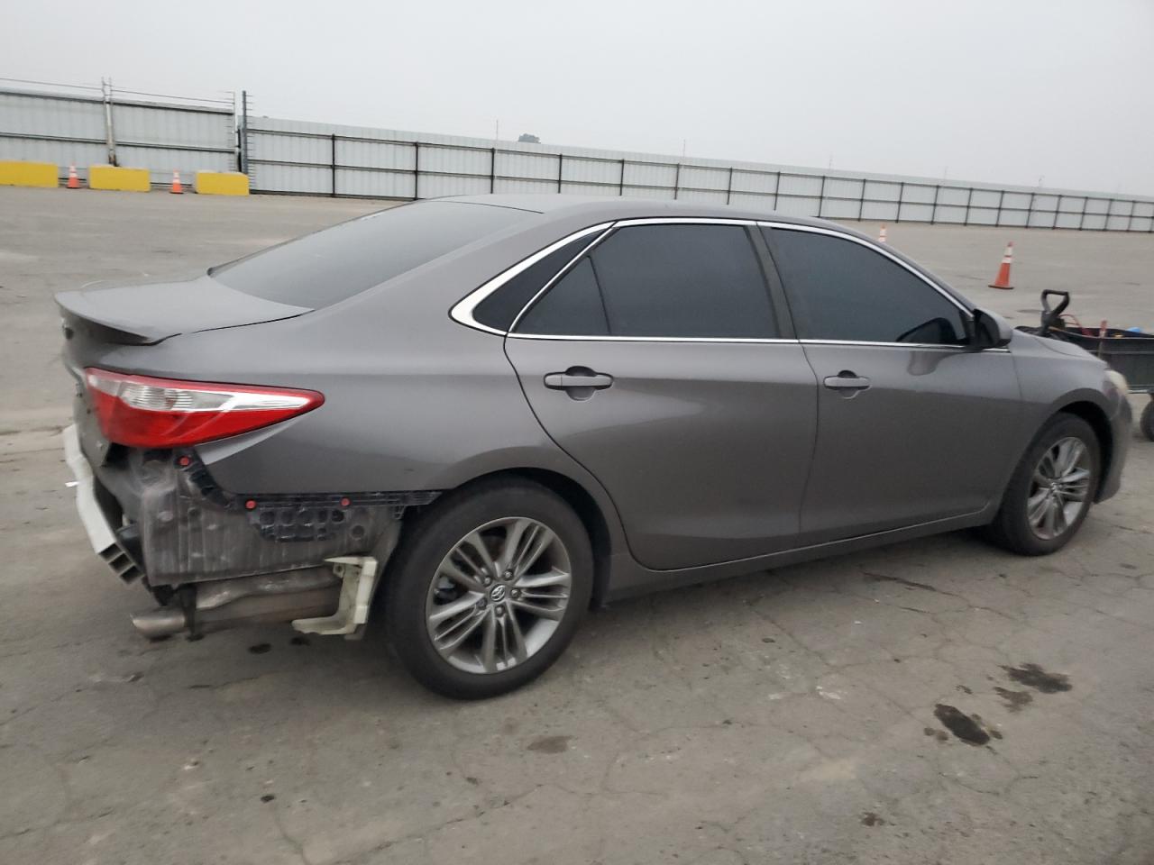 VIN 4T1BF1FK9HU332833 2017 TOYOTA CAMRY no.3