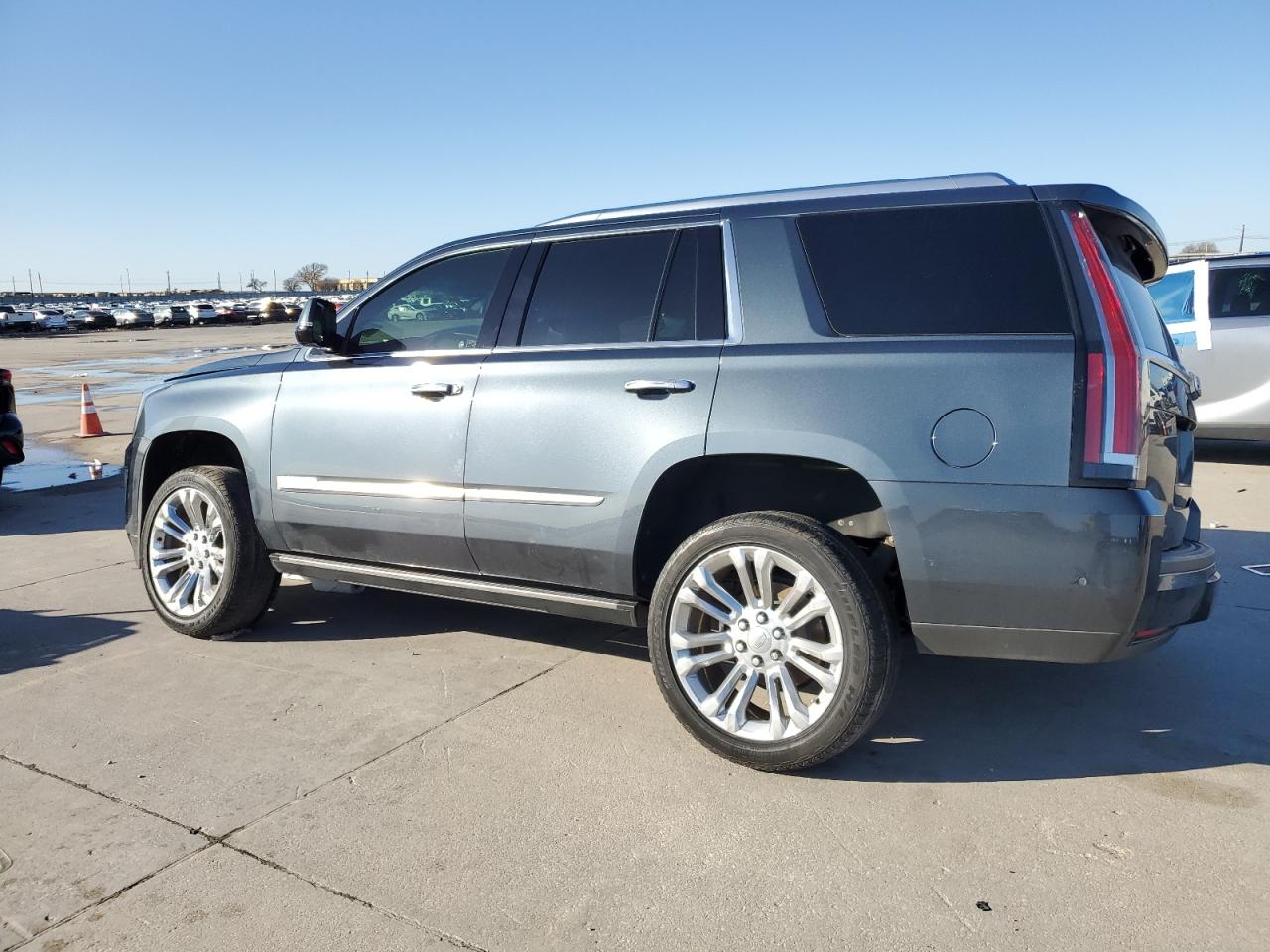 2019 Cadillac Escalade - Image 2