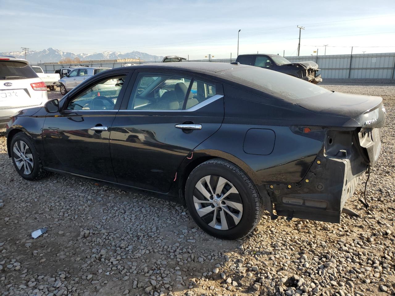 2020 Nissan Altima - Image 2