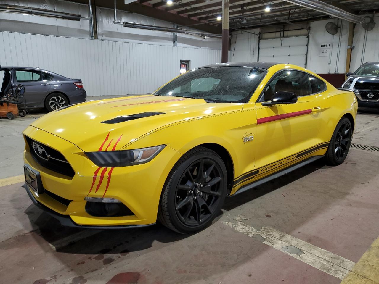 VIN 1FA6P8CF6F5320638 2015 FORD MUSTANG no.1