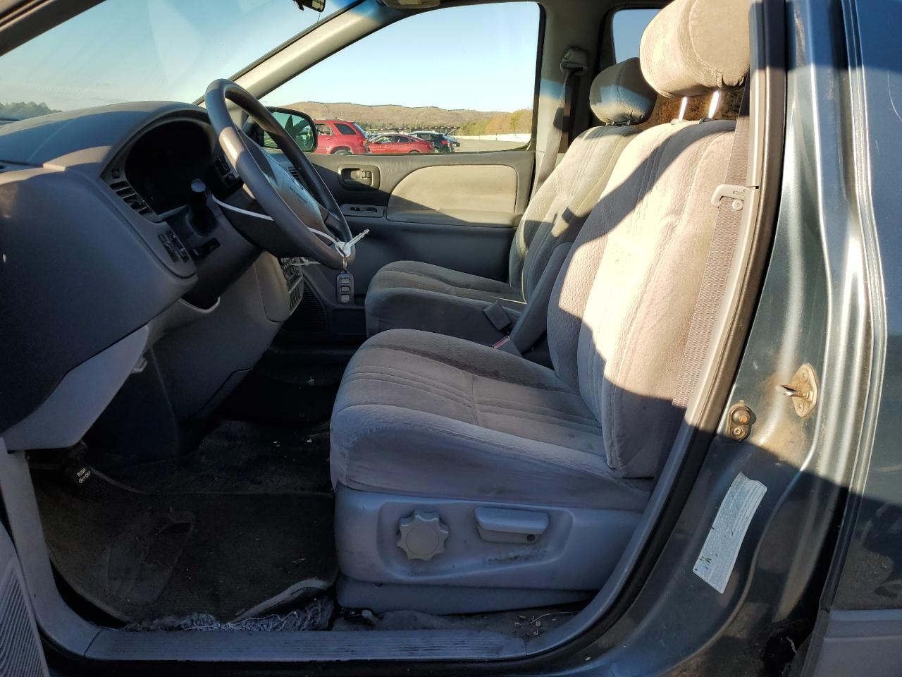 2002 Toyota Sienna Ce VIN: 4T3ZF19C42U479207 Lot: 82301664