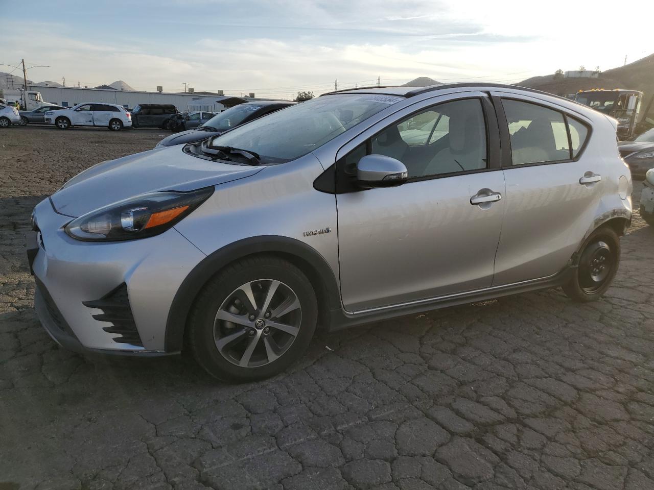 VIN JTDKDTB39J1605023 2018 TOYOTA PRIUS no.1